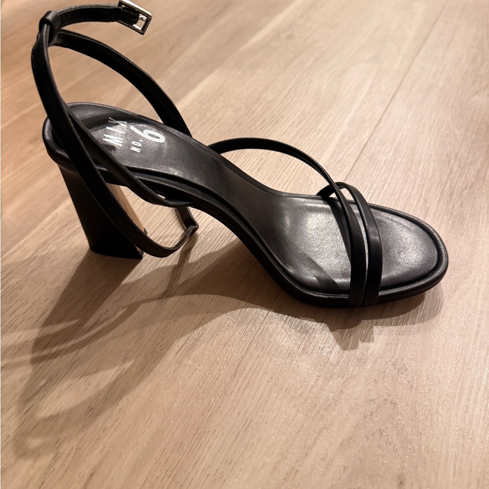 Elegant Black Strappy Women's Sandals